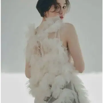 NOTREemor 노에모아 asymmetry tulle tops
