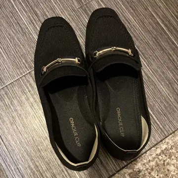 오파크 클립 로퍼 디자인 펌프스