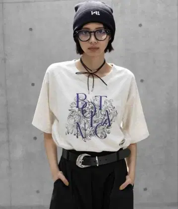 PAGE BOY 보태니컬 자수 티셔츠