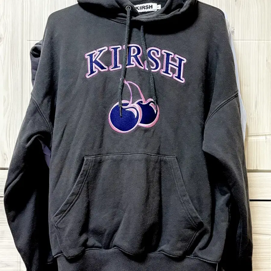 Hi-Ho Cherry Hoodie StatusOutstanding #하이호체리 on Bunjang
