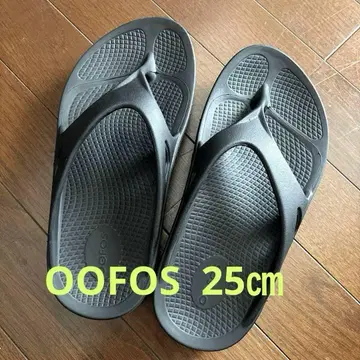 OOFOS 샌들