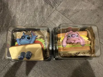 스티치 샌드위치 피규어