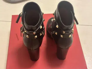 발렌티노 부츠