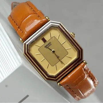 새상품급 작동품 SEIKO 빈티지 손목시계 골드 팔각형 쿼츠