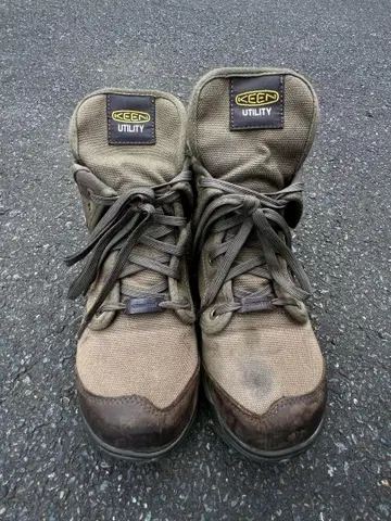 KEEN Utility 남성용 로즈웰 미드 (카본 토)