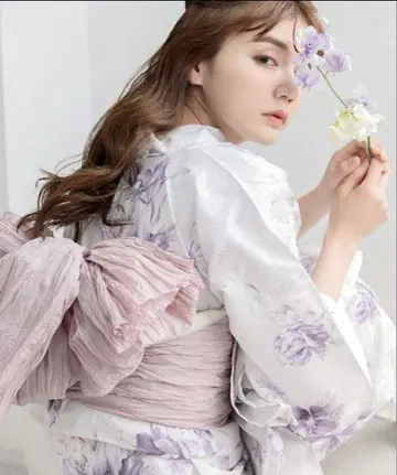 Dita 한나리 월하미인 화이트 유카타 세트 펄 장식 끈 포함