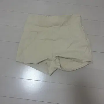 숏 팬츠 화이트