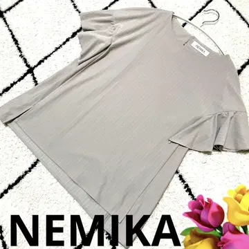 미품 NEMIKA 소매 프릴 블라우스 드레이프감 티셔츠