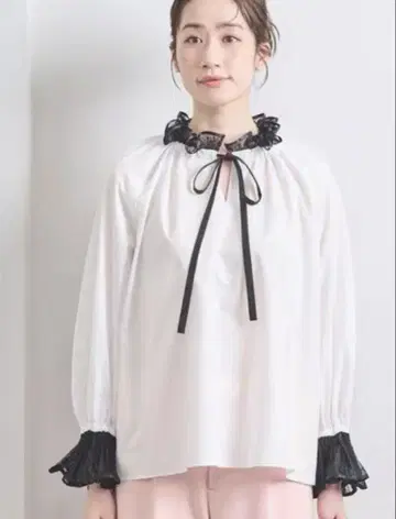 유나이티드 애로우즈 레이스 플리츠 프릴 블라우스