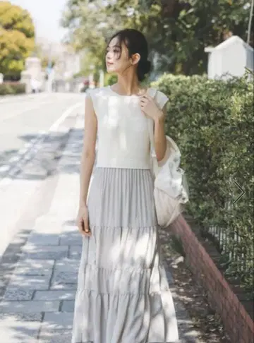 NATURAL BEAUTY BASIC 티어드 도킹 니트 원피스