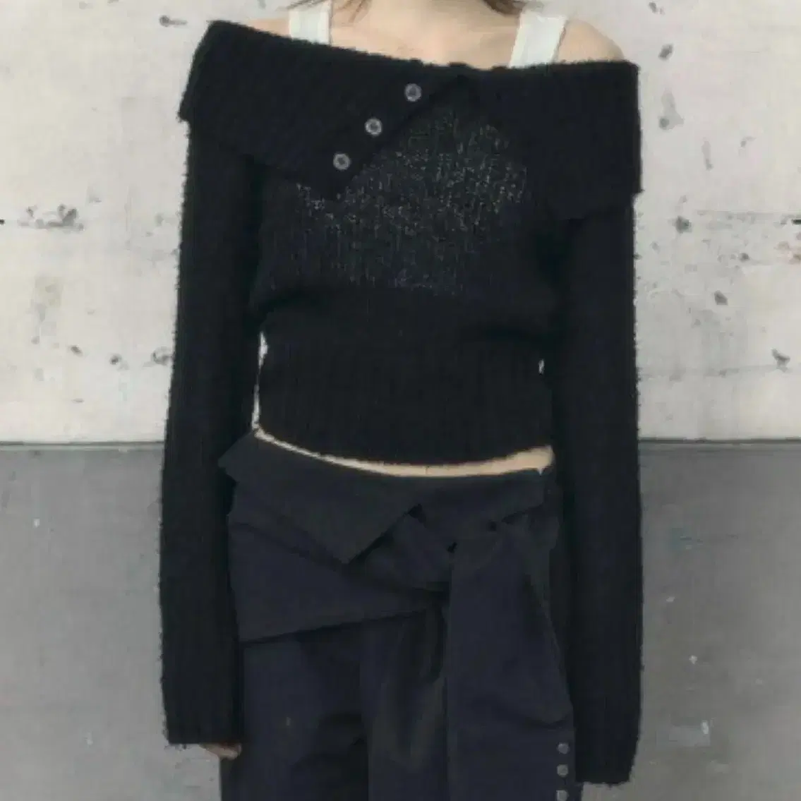 BOHEMIAN SEOUL | 보헤미안서울 Bohemian Seoul Button V-Neck