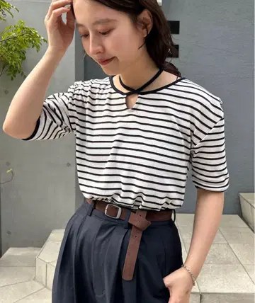 Kastane 파이핑 보더 TEE