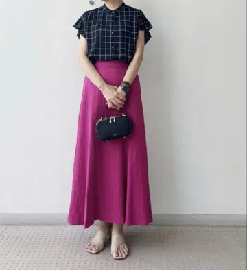 윈도우페인 체크 플레어 슬리브 블라우스