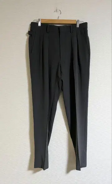 RAINMAKER 2-PLEATED TROUSERS 4 차콜