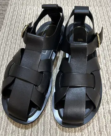 ZARA 가죽 샌들 39 25cm