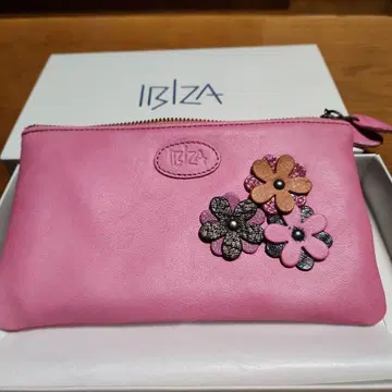 IBIZA 핑크 꽃 장식 파우치