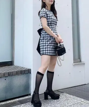 NOMAE 백 오픈 리본 미니 원피스