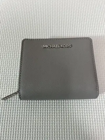 MICHAEL KORS 그레이 접이식 지갑