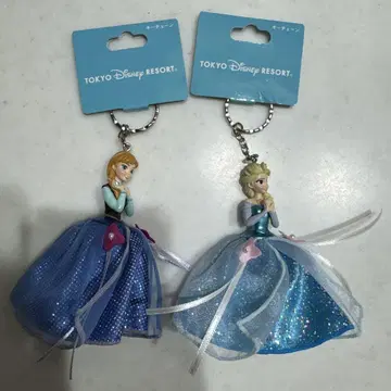 아나와 엘사 키체인