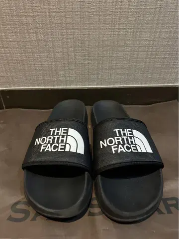 THE NORTH FACE 블랙 슬라이드 샌들 US9