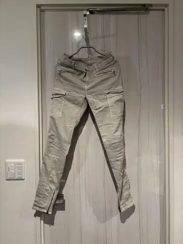 GAS Sophie Look:skinny 베이지 스키니 팬츠