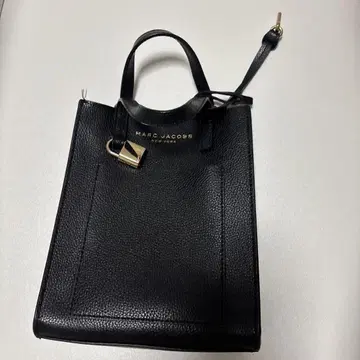 MARC JACOBS 블랙 가죽 토트백