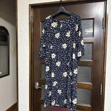 흐물흐물한 느낌의 넉넉한 원피스