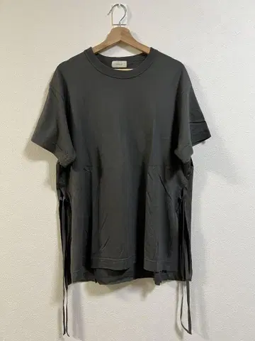 Toirounier 다크 그레이 티셔츠