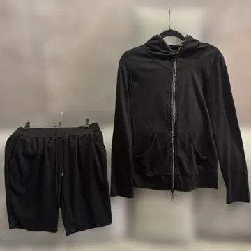 VAGO 블랙 후드 부착 셋업