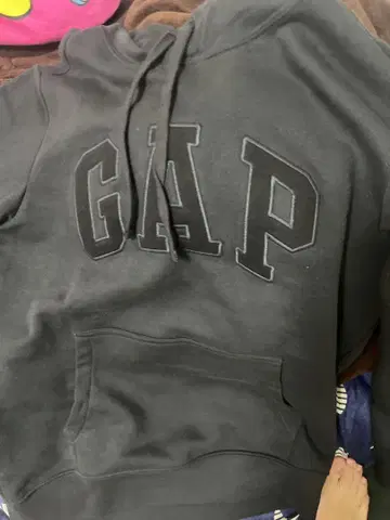 GAP 블랙 후드 부착 후드티