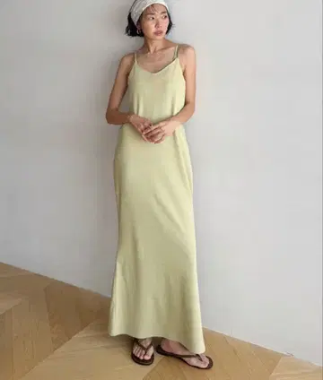 컨디션 최상! 시루무린 패드 in RIB mermaid V컷 캐미 드레스