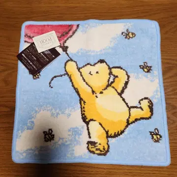 CLASSIC POOH 풍선을 가진 곰 타월