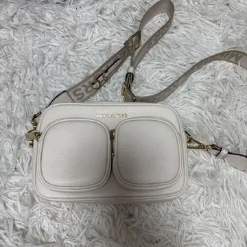 MICHAEL KORS 숄더백 크림