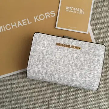 새상품 마이클코어스 MICHEAL KORS 정가 47,300엔 지갑