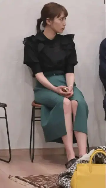 snidel 시어 프릴 스탠드 카라 블라우스