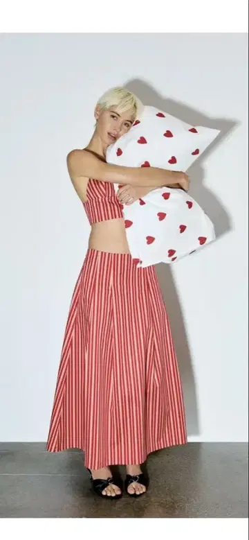 ZARA 스트라이프 패턴 미디 스커트 S 사이즈