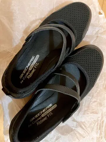 스케쳐스 릴랙스드핏