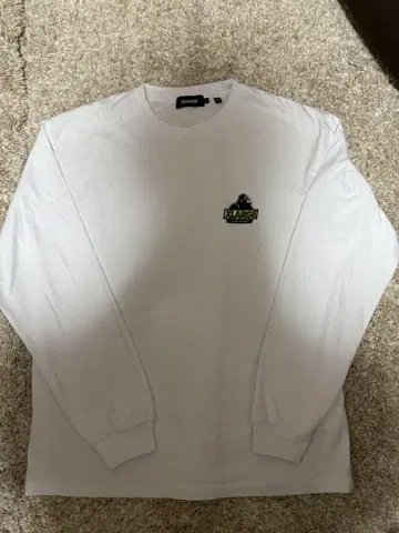 XLARGE 화이트 긴팔 티셔츠