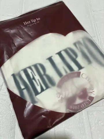 HLT 클래식 체리 티셔츠