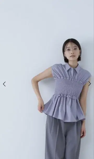 [새 상품] NATURAL BEAUTY BASIC 셔링 페플럼 셔츠