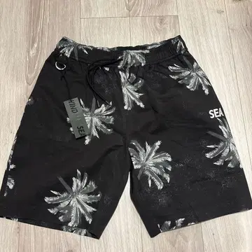 wand and sea Palm Tree SHORT 블랙 M