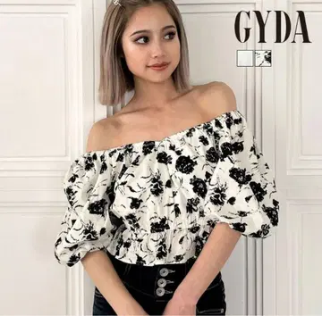 GYDA 오프숄더 하트넥 블라우스