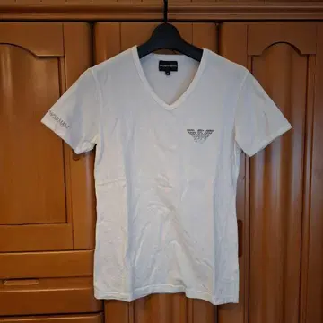 Emporio Armani V넥 티셔츠 화이트