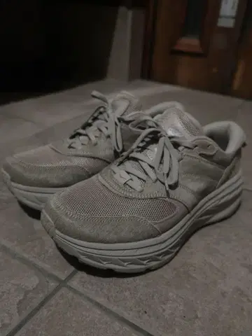 HOKA ONE ONE 엔지니어드 가먼츠