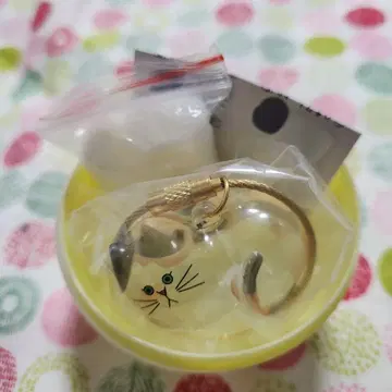 삼색 고양이 우리 아이 털 뭉치 반려동물 털 보관함 캡슐토이 가챠