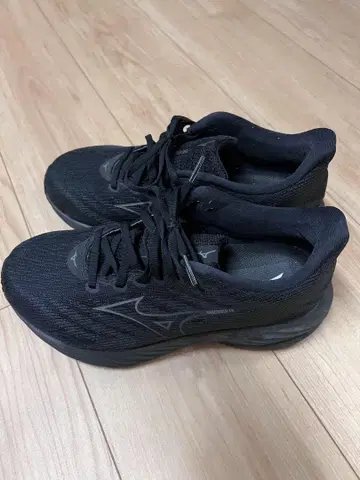 미즈노 웨이브 러너 (Mizuno Wave Rider) 블랙 25,5