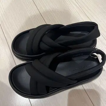 샌들 통굽 미사용 새상품 택 포함 신상 오리엔탈 트래픽