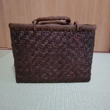 벚꽃 껍질 바스켓백 새상품