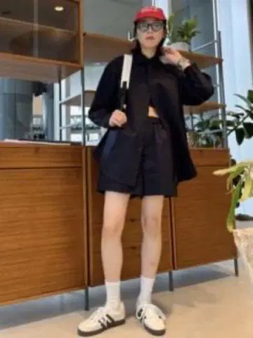 새상품 emmi atelier ewc 이지 숏팬츠 스트라이프