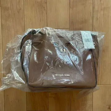 MICHAEL KORS PHOEBE 버킷 메신저 미디엄